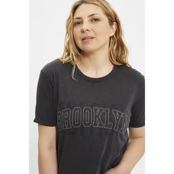 T-shirt Elina Brooklyn
