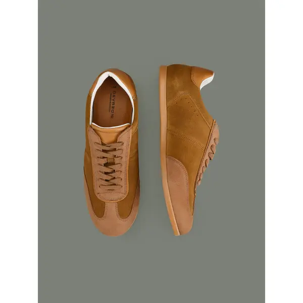 Baskets en cuir