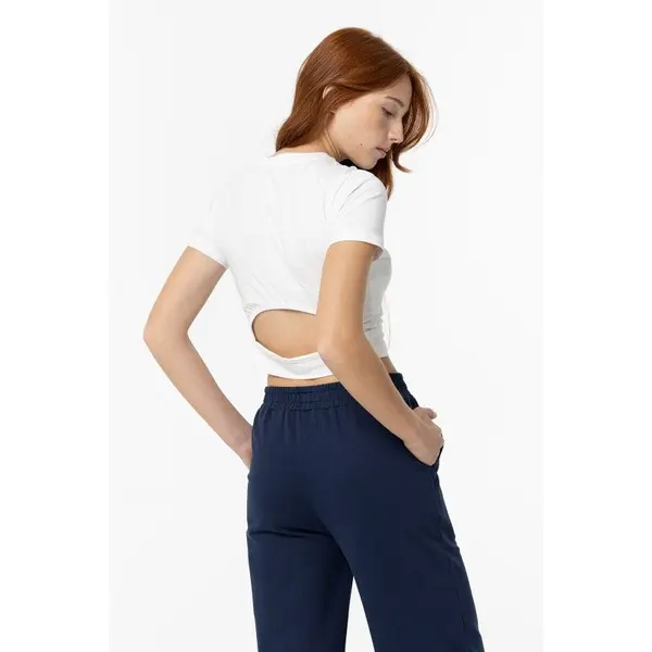 Tee-shirt court blanc Tiffosi : le style ado pour fille de 12 à 16 ans