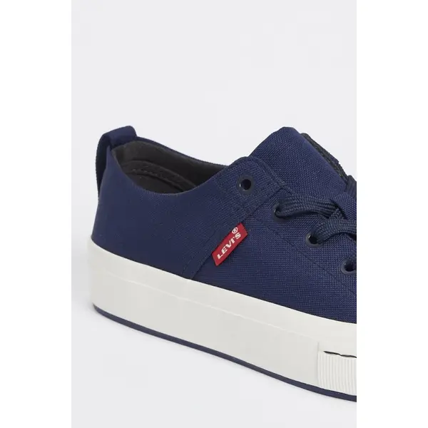 Baskets bleues
