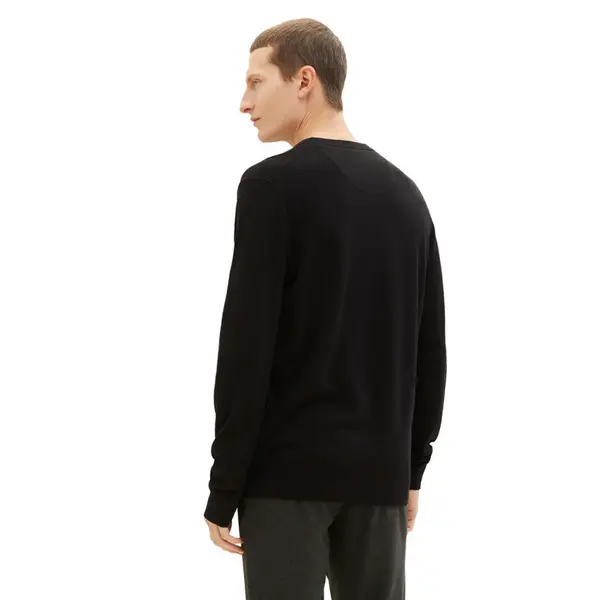 Pull basic col rond noir