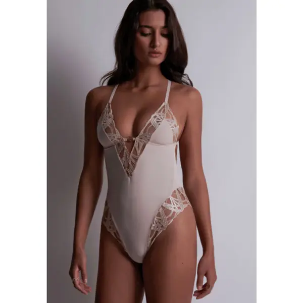 Body My Desire - Aubade Corbeil