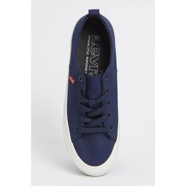 Baskets bleues