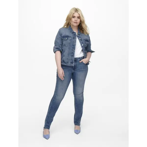 Veste en jean bleu clair ONLY Carmakoma – Pré‑Printemps 2026