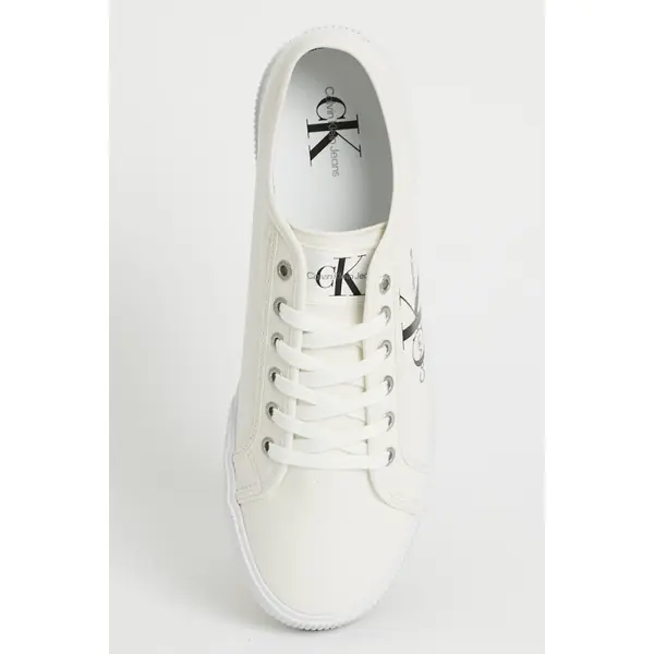 Baskets blanches