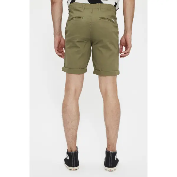 Short chino vert lichen