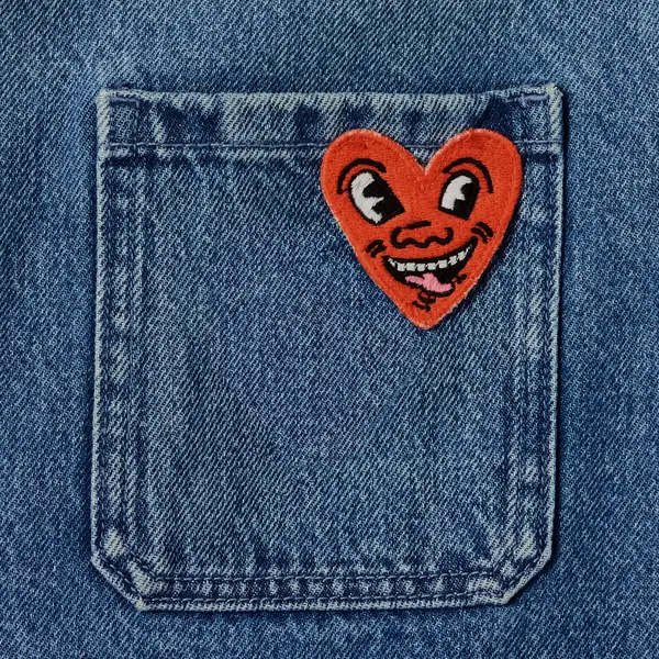Surchemise en jean brodée licence Keith Haring