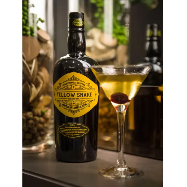 Yellow Snake Island Signature 70cl 40°