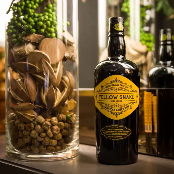 Yellow Snake Island Signature 70cl 40°